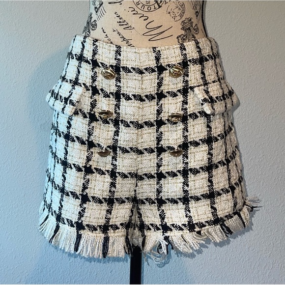 Tweed high waisted shorts. - Picture 1 of 4